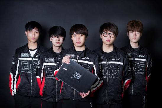 今天体能考验很大！杨瀚森次节被换下脸露疲倦